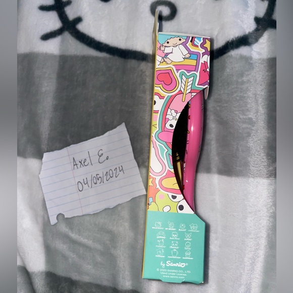 CCO My Melody Hello Kitty Sanrio Limited Edition Mini Hairbrush BNIB - Picture 2 of 4